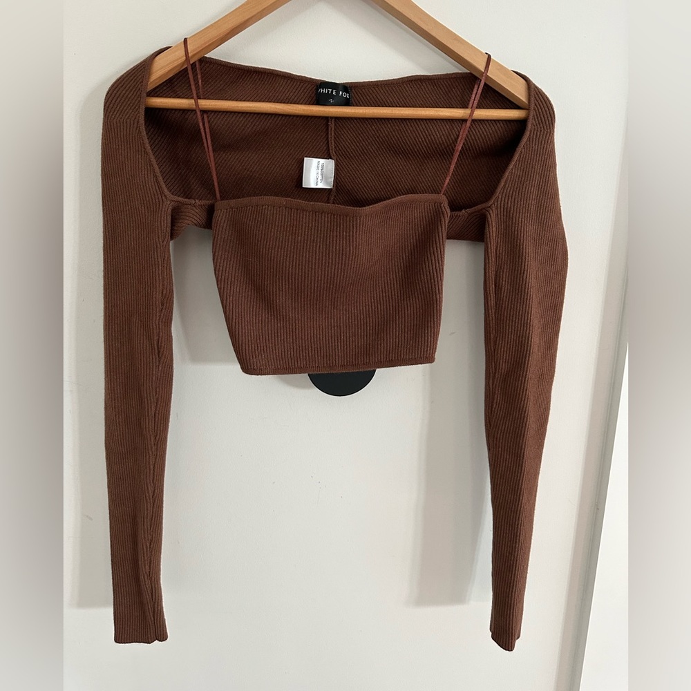 White fox - size small - brown ribbed knit long sleeve crop top